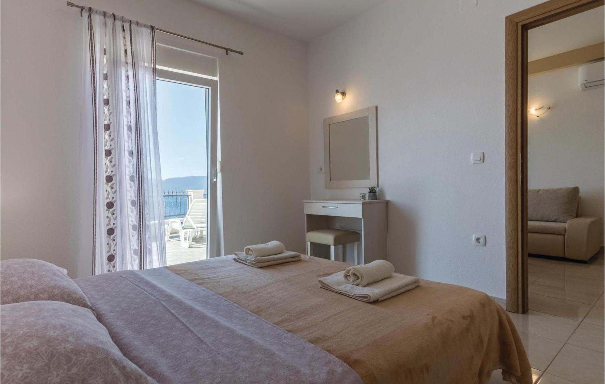 1 Bedroom Amazing Apartment In Komarna Klek Zewnętrze zdjęcie