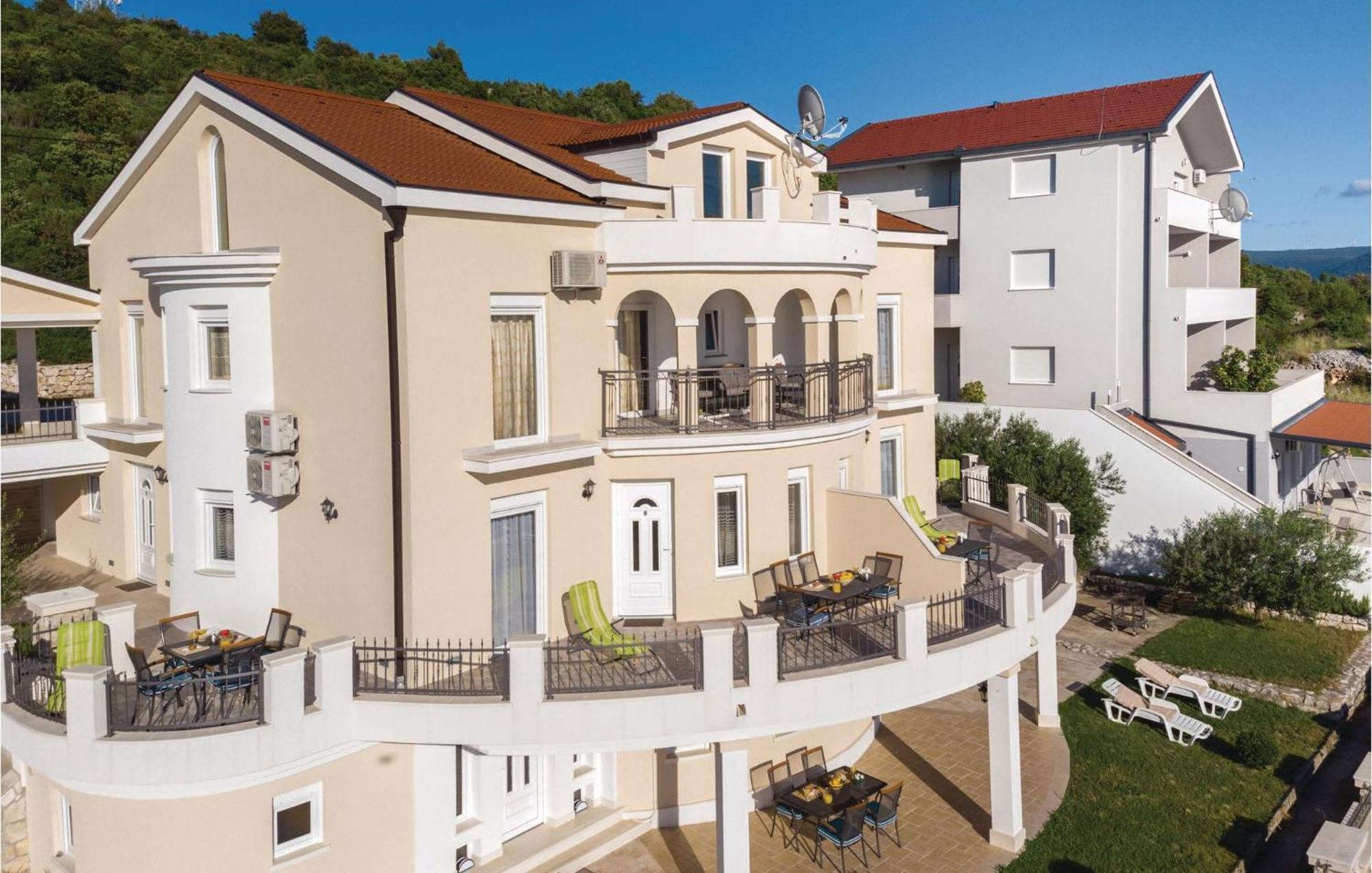 1 Bedroom Amazing Apartment In Komarna Klek Zewnętrze zdjęcie