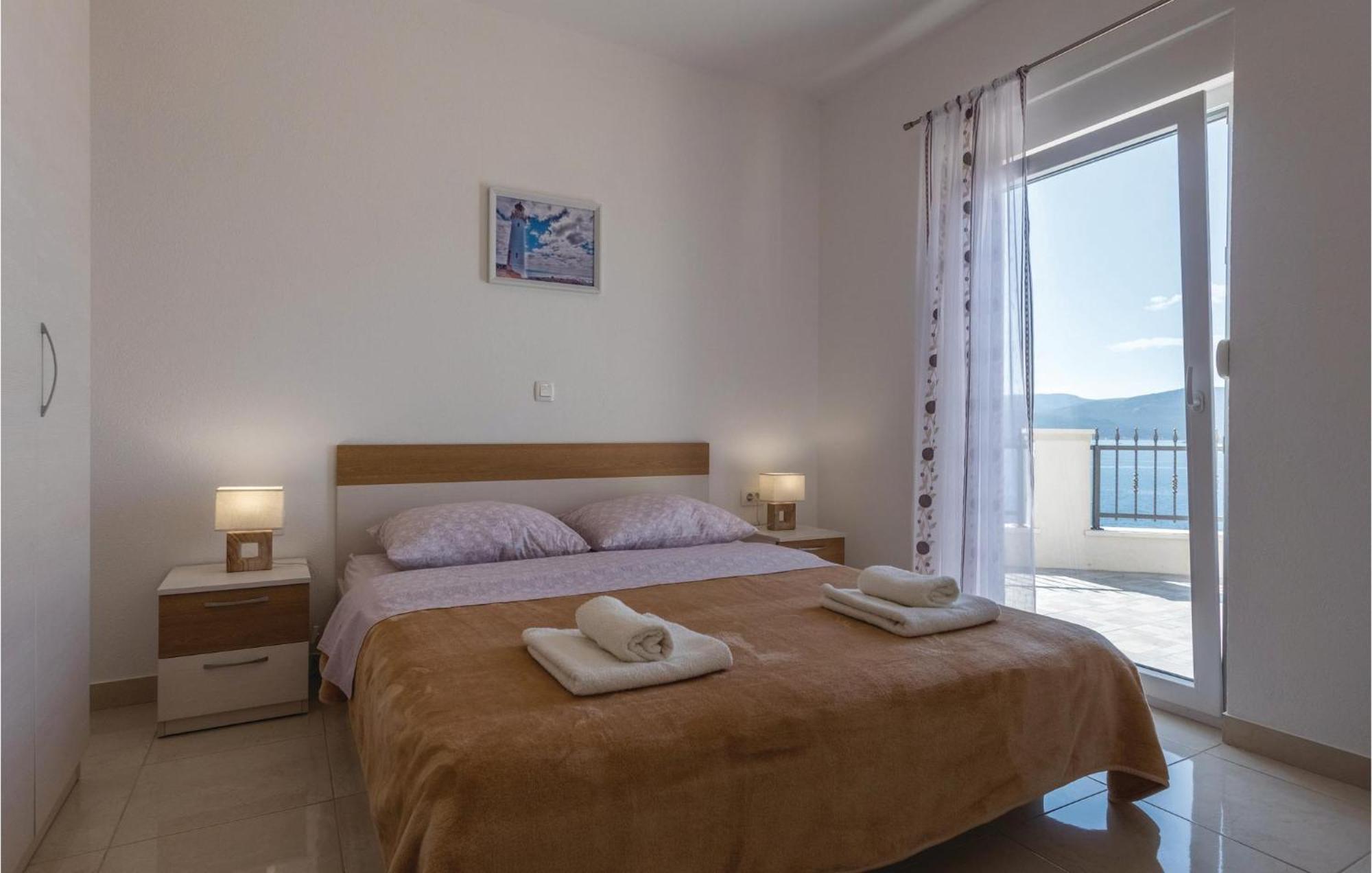 1 Bedroom Amazing Apartment In Komarna Klek Zewnętrze zdjęcie