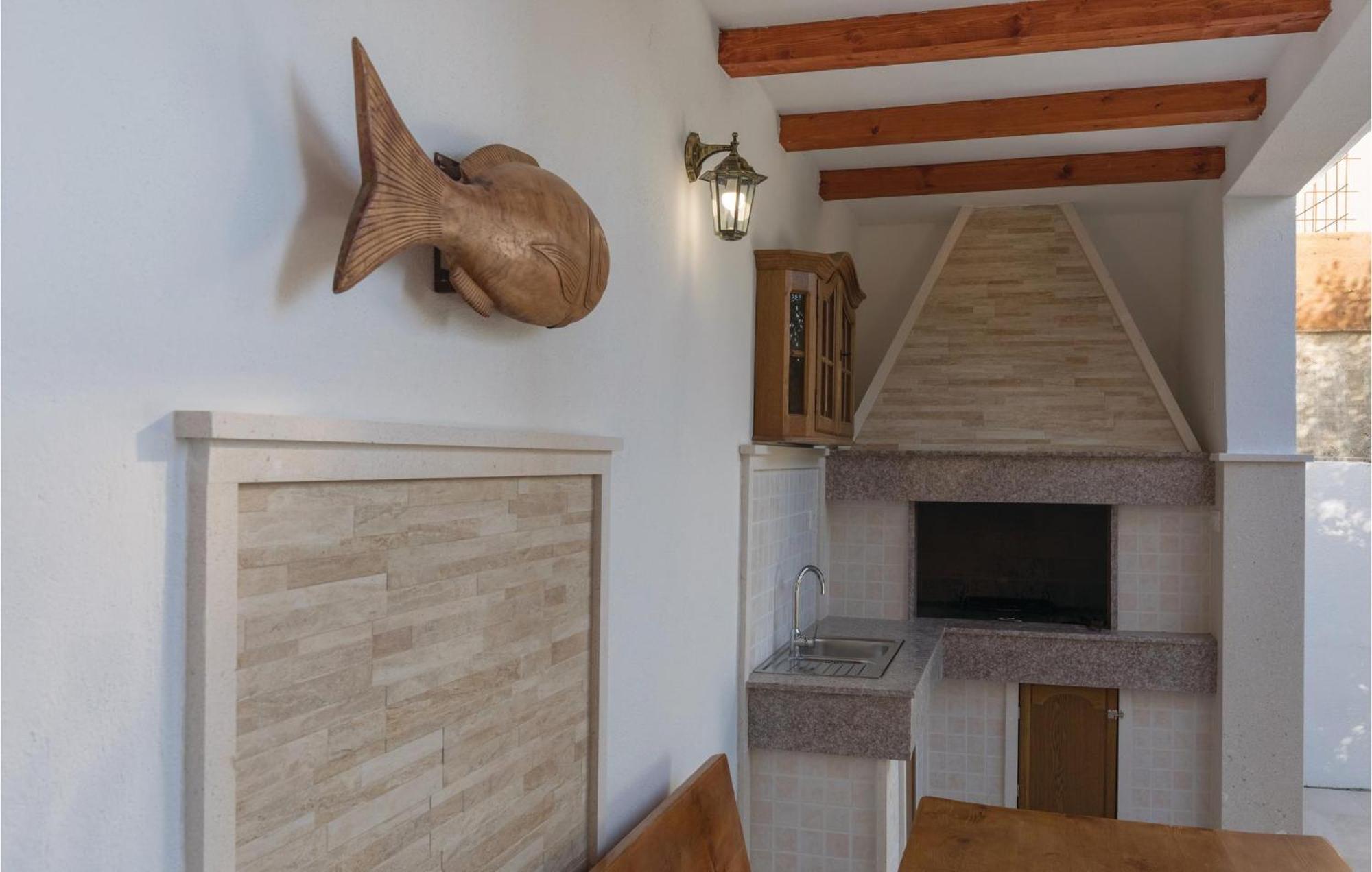 1 Bedroom Amazing Apartment In Komarna Klek Zewnętrze zdjęcie